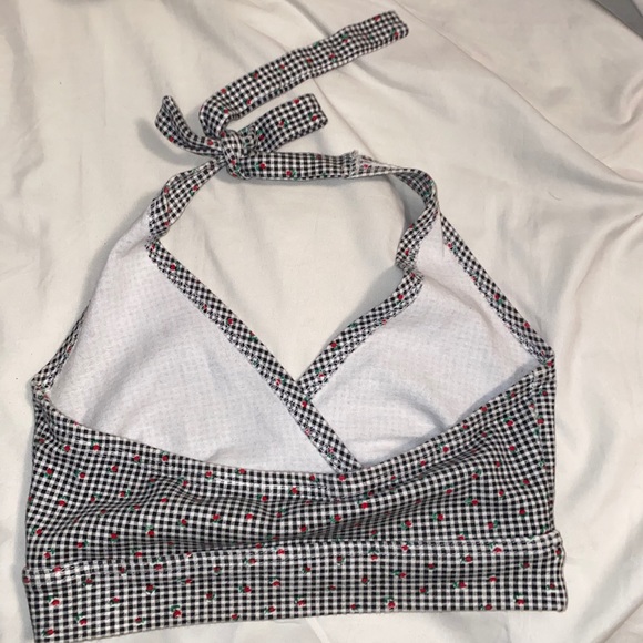 Checkered crop top with roses pattern 🌹 - Picture 2 of 2